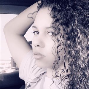 Meet your Posher, Marissa